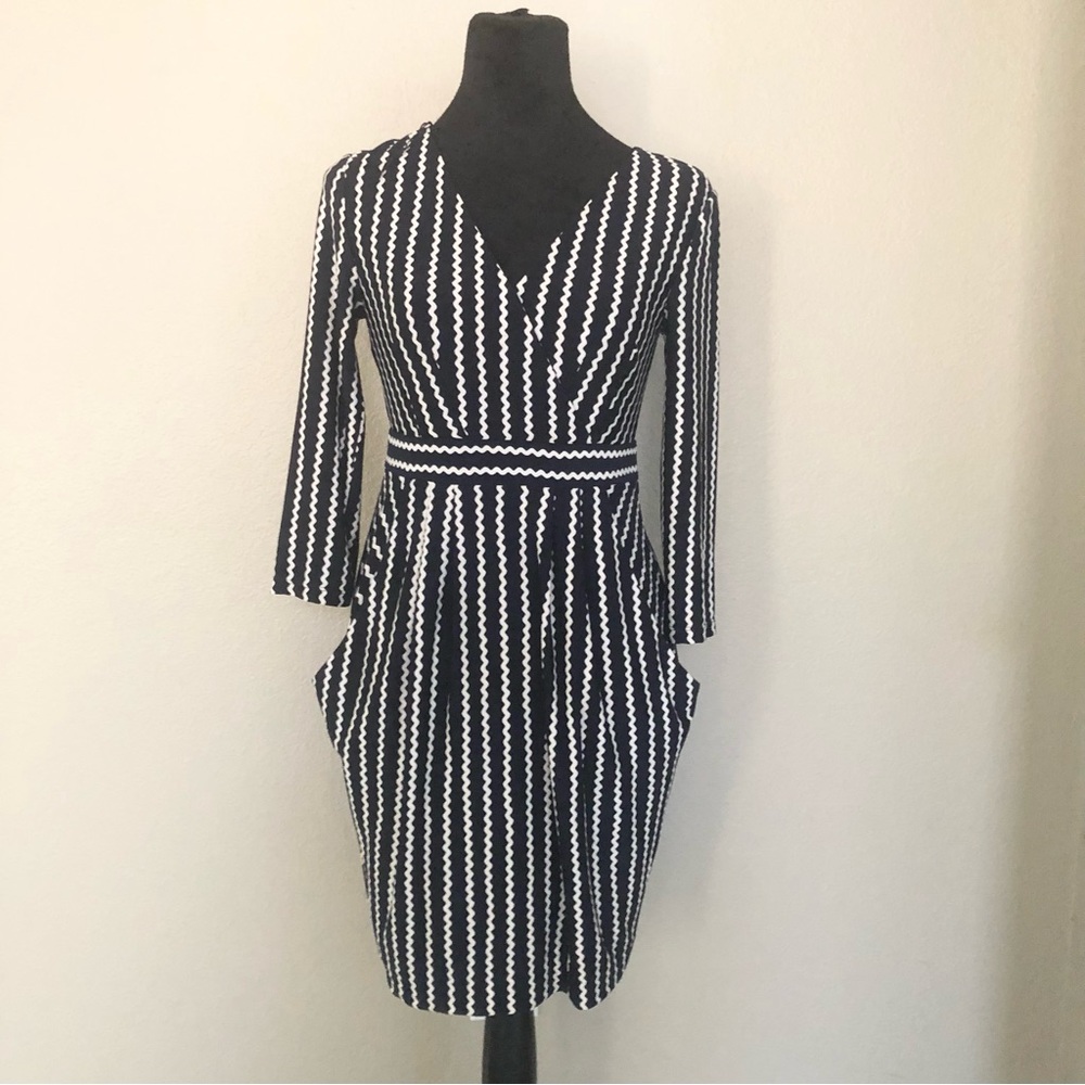 Maggy London Black and White Midi Sheath Dress with Long Sleeves and V-Neckline
